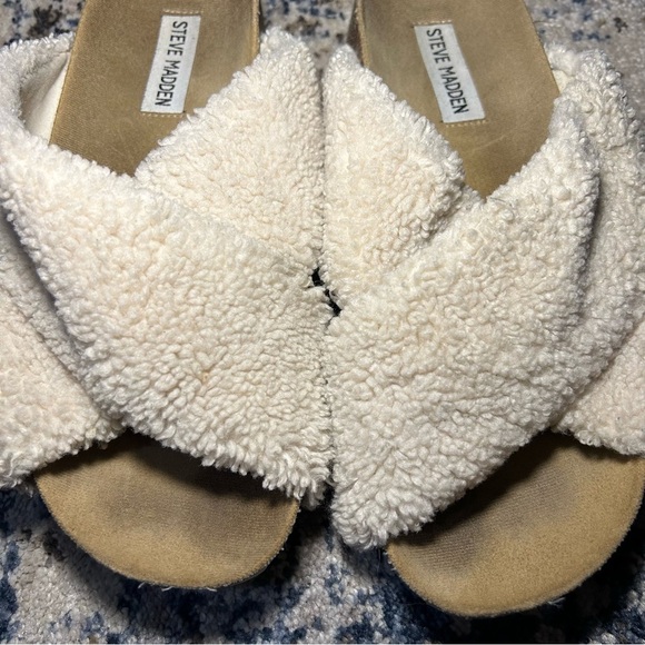 Steve Madden Home White Faux Fur Comfort Slides Size 8 - Picture 3 of 10